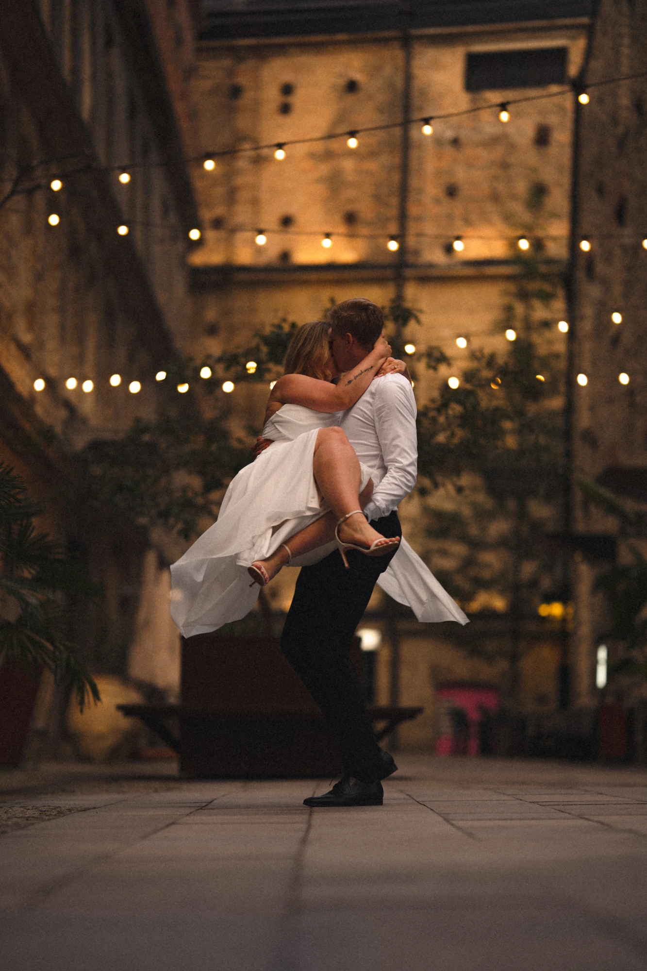 Carmen & Kerbert — the lift under the lights