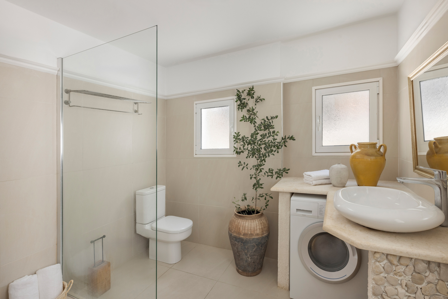 Family bathroom — walk-in shower, amphora, olive tree in stoneware, stone vanity